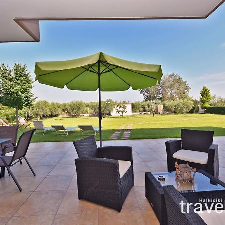 Villa Iris By Rentalspro Services - Agios Mamas Beach Exterior photo
