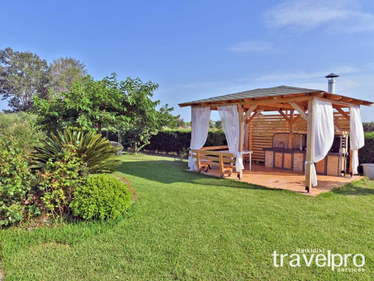 Villa Iris By Rentalspro Services - Agios Mamas Beach Exterior photo