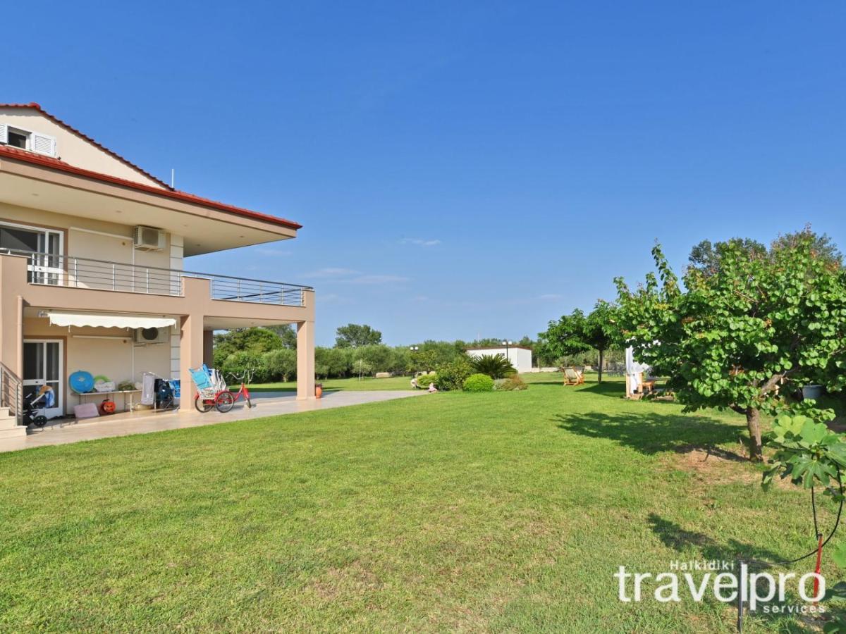 Villa Iris By Rentalspro Services - Agios Mamas Beach Exterior photo