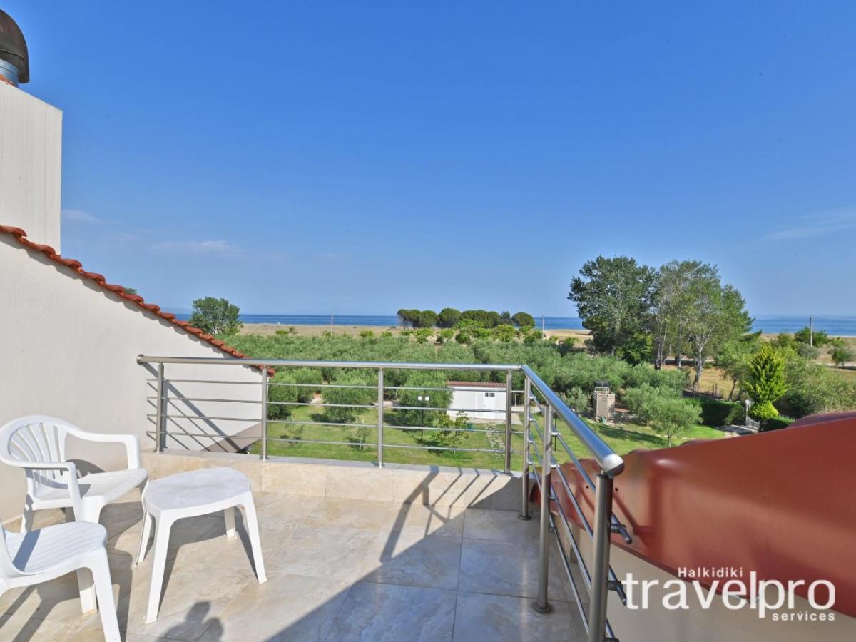 Villa Iris By Rentalspro Services - Agios Mamas Beach Exterior photo