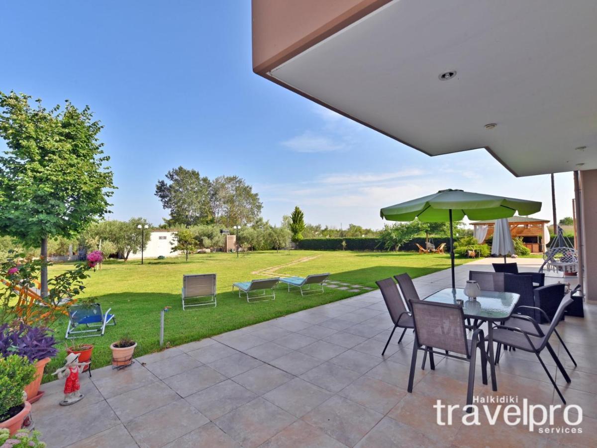 Villa Iris By Rentalspro Services - Agios Mamas Beach Exterior photo