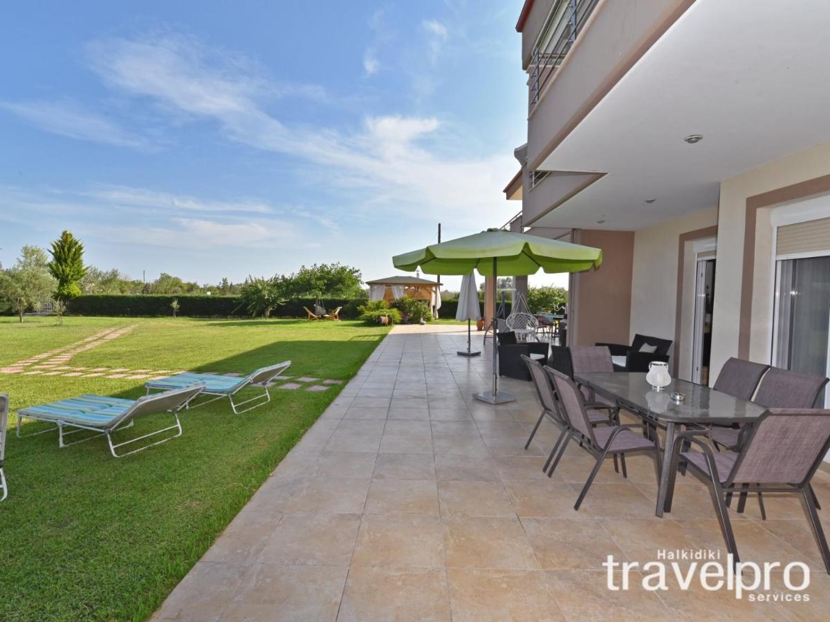 Villa Iris By Rentalspro Services - Agios Mamas Beach Exterior photo
