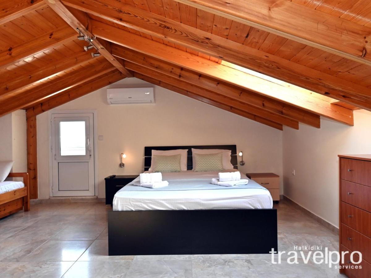 Villa Iris By Rentalspro Services - Agios Mamas Beach Exterior photo
