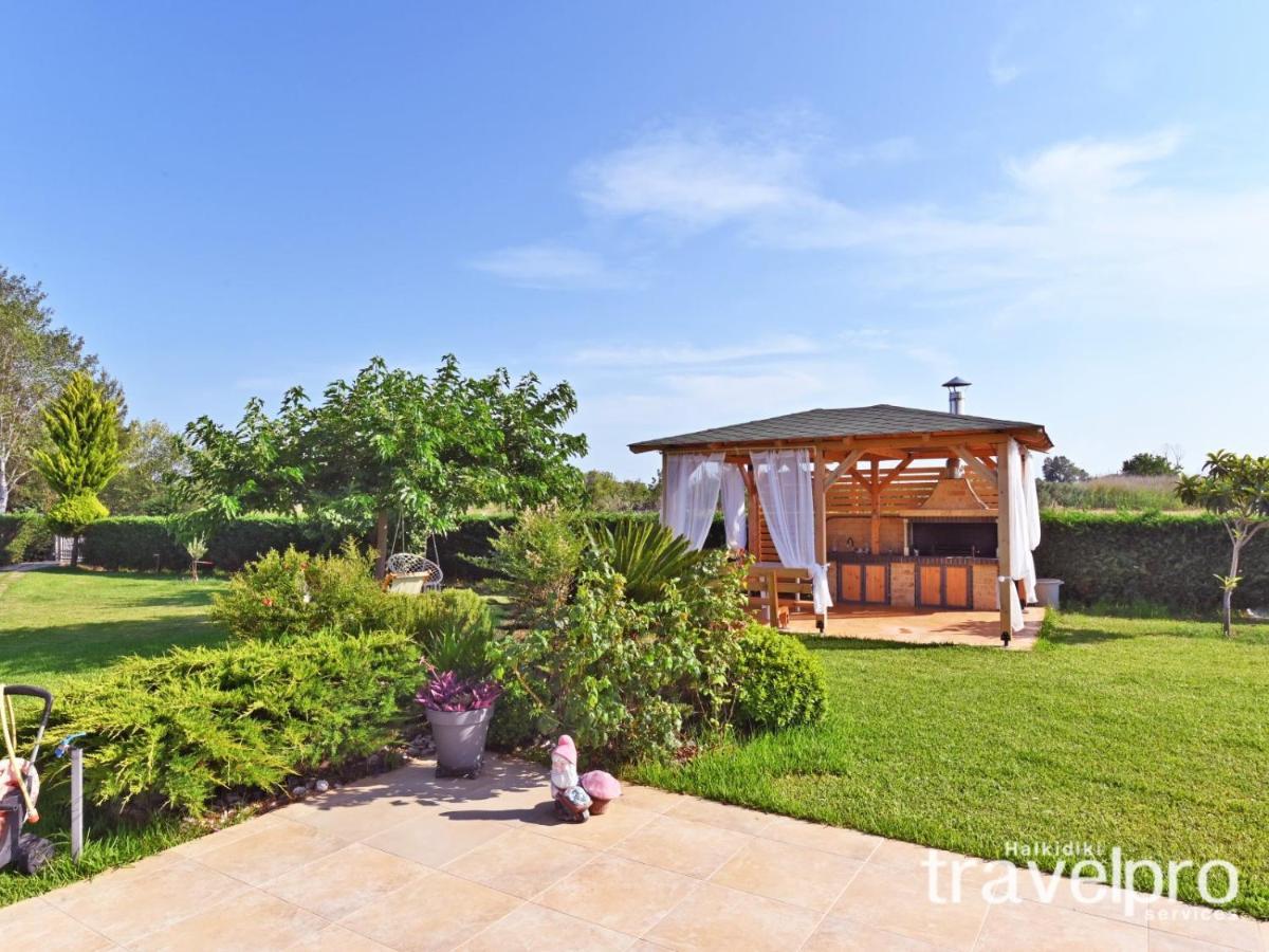 Villa Iris By Rentalspro Services - Agios Mamas Beach Exterior photo