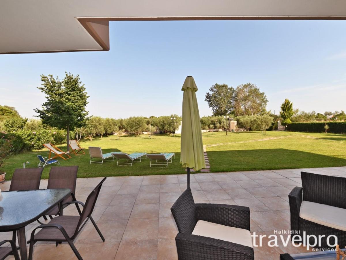 Villa Iris By Rentalspro Services - Agios Mamas Beach Exterior photo