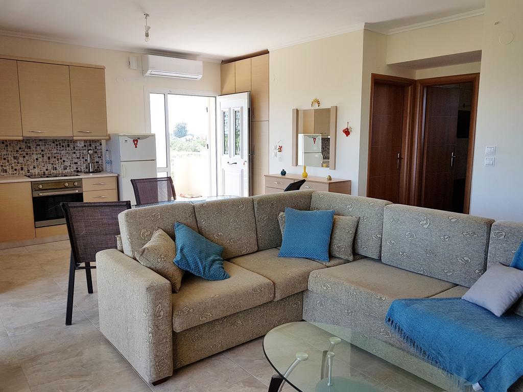 Villa Iris By Rentalspro Services - Agios Mamas Beach Exterior photo
